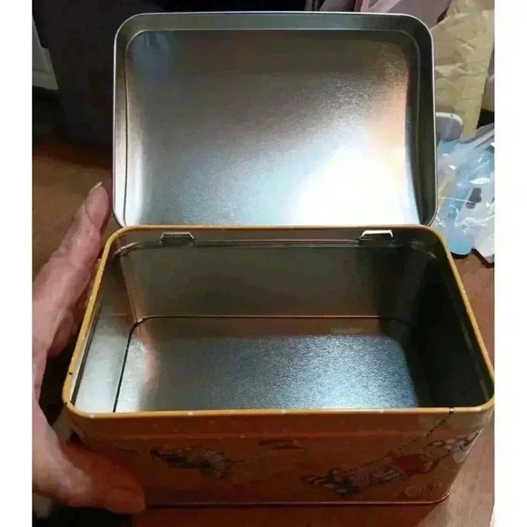 MARY ENGELBREIT "Less Egg! More Nog! 6¼×4¼×2¾ Christmas Hinged‎ Tin Box 2012 - Picture 7 of 8